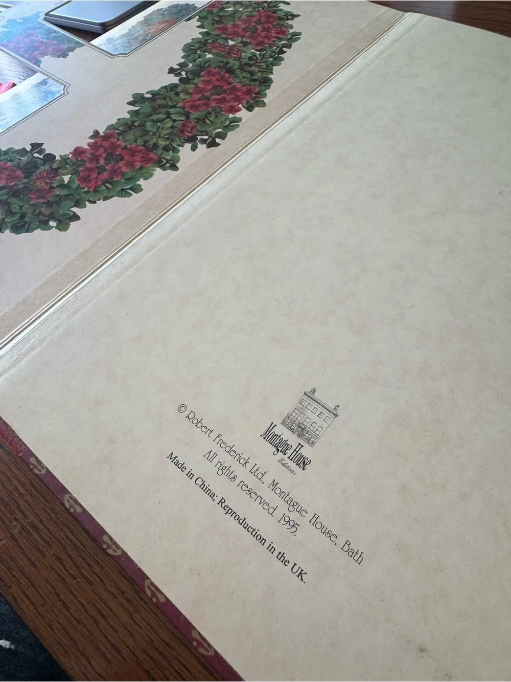 NEW Victoriana Photograph Album Brand New Heavy Duty Beautiful Colorful Pages